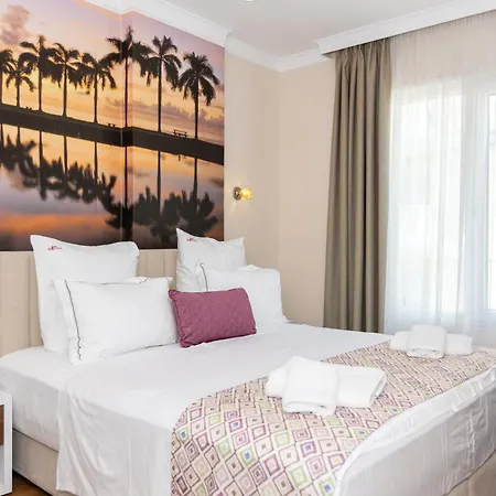 Britania Otel Avlonya