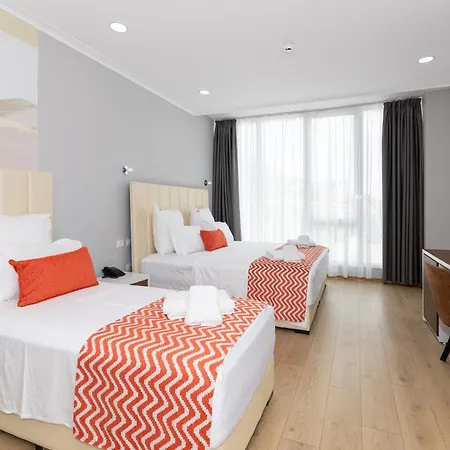 Otel Britania Avlonya