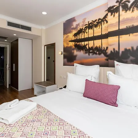 Otel Britania Avlonya