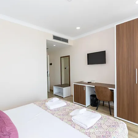 Britania Otel 4*