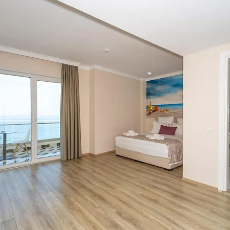 Britania Otel Avlonya