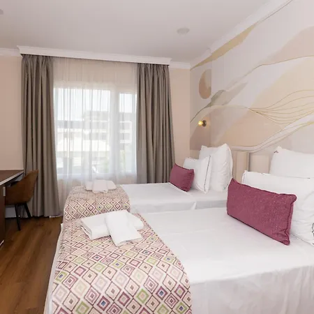 Britania Otel Avlonya