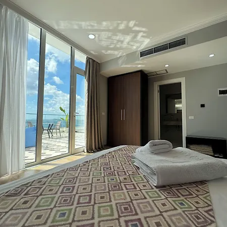 Отель Britania 4*