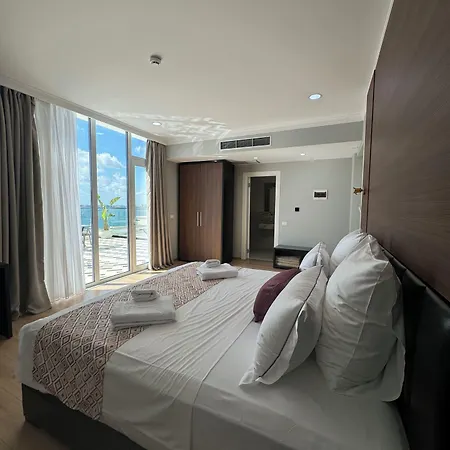 Britania Otel 4*